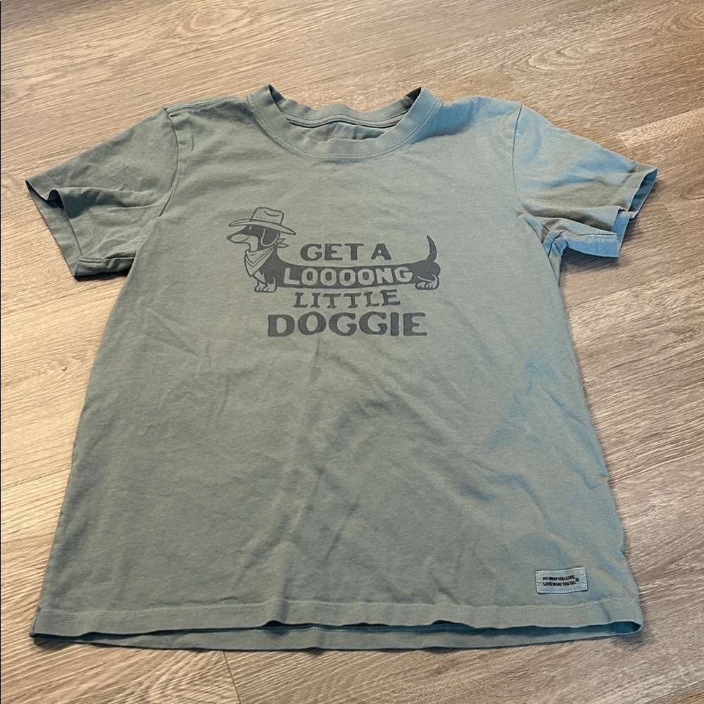 SALE🎈4/$10🎈Women’s Life Is Good Green Dog T-Shirt